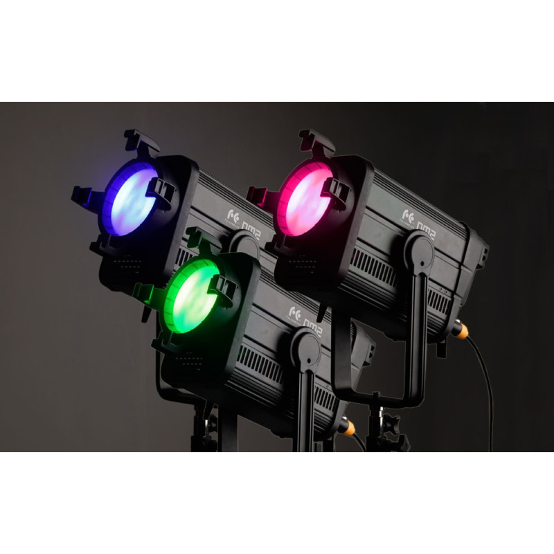 FALCON EYES DM2 200W RGB LED Fresnel Spot, DMX, Dimmbar