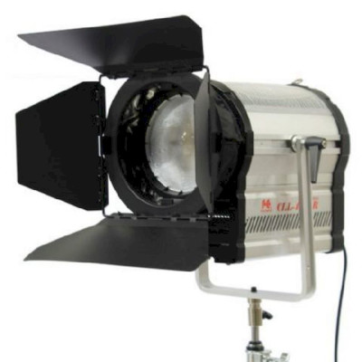 FALCON EYES CLL-4800R Fresnel LED Spot Lampe, Dimmbar,...